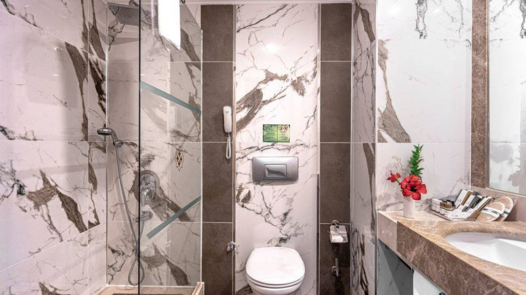 Azura Deluxe Resort & Aqua Sorgun 